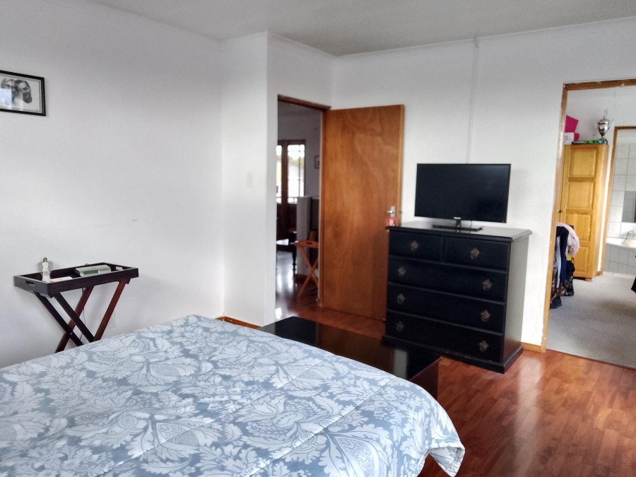 4 Bedroom Property for Sale in Richmond Estate Western Cape